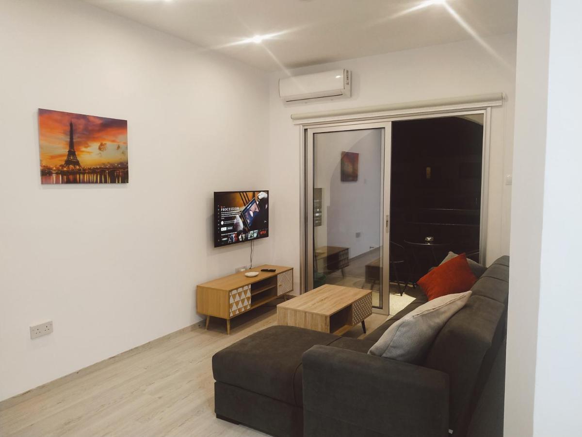 Charming Holiday Retreat Kato Paphos Apt 400M To The Beach ภายนอก รูปภาพ