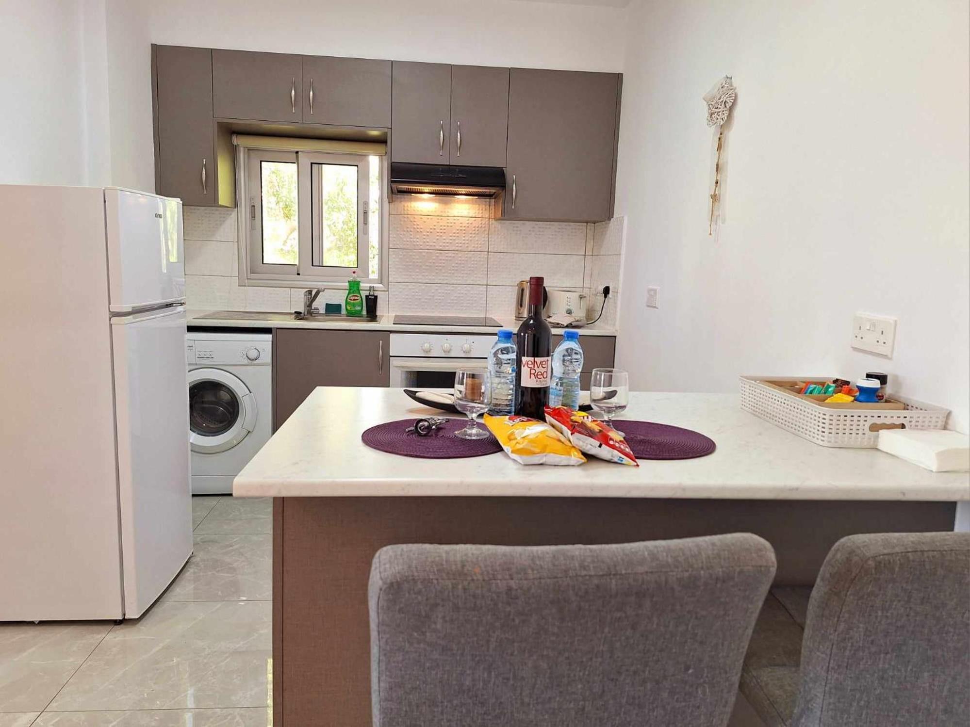 Charming Holiday Retreat Kato Paphos Apt 400M To The Beach ภายนอก รูปภาพ