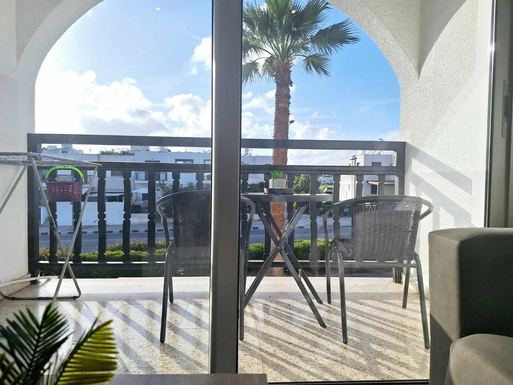 Charming Holiday Retreat Kato Paphos Apt 400M To The Beach ภายนอก รูปภาพ